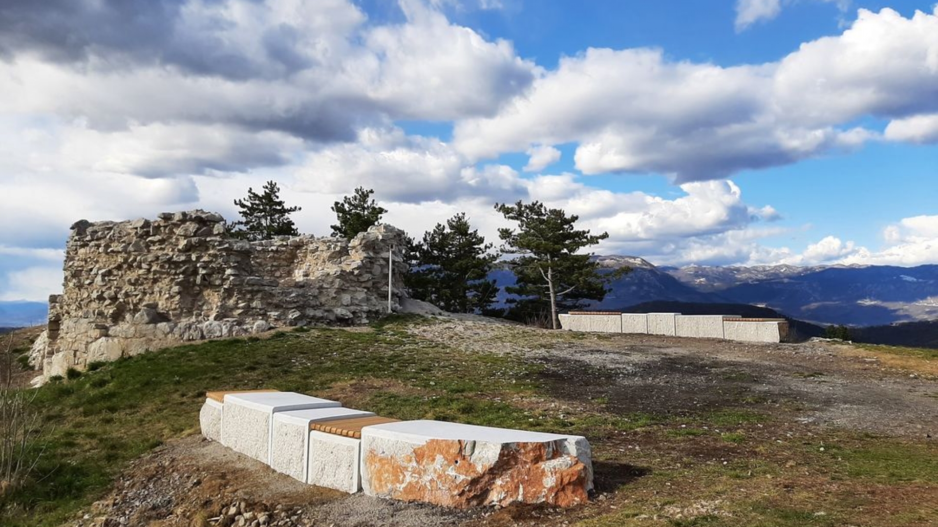 Benvenuti nel mondo delle fortezze di colline-castellieri